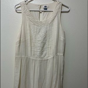 idk why half of the pic cut off but it’s a knee length dress!!